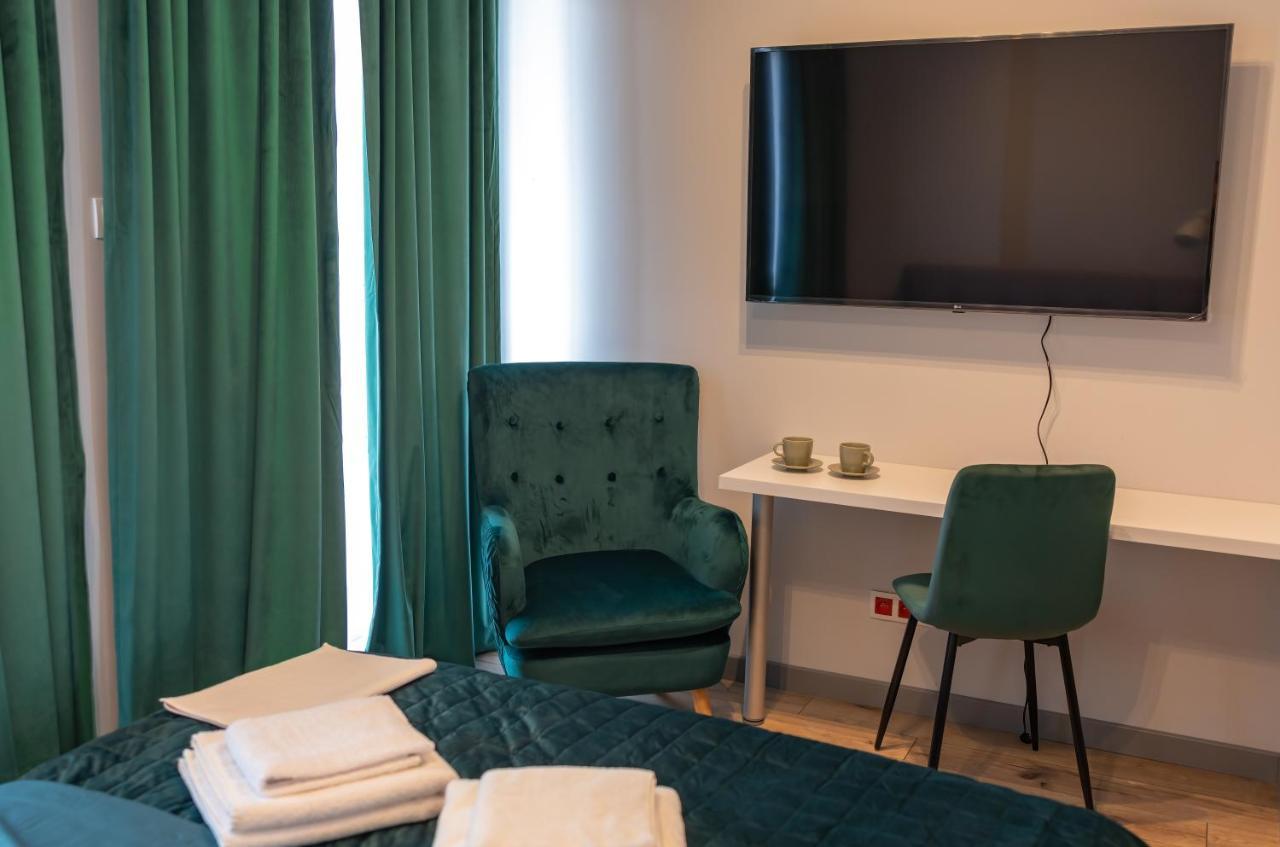 Apartament Warszawski Hongkong, Kultowe Miejsce *