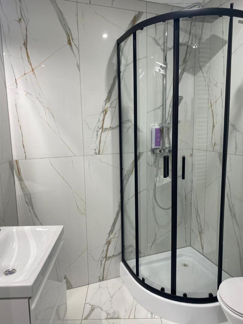 Warszawski Hongkong, Kultowe Miejsce Apartament