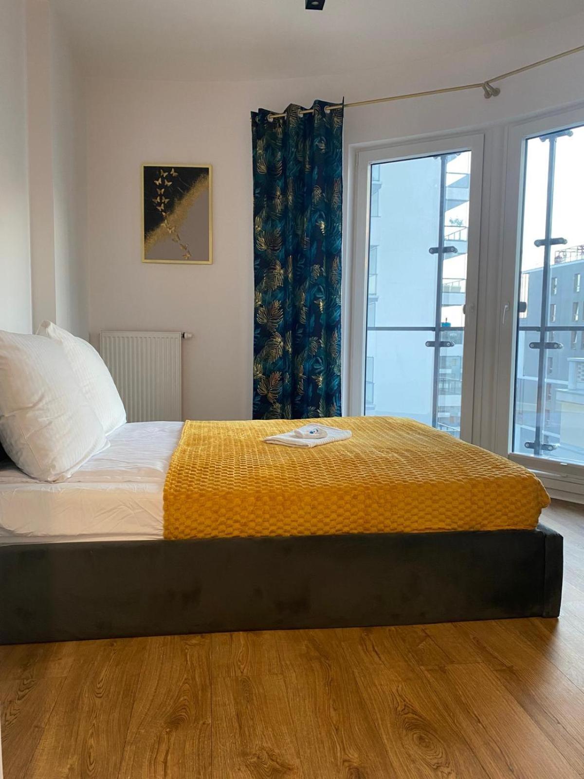 Warszawski Hongkong, Kultowe Miejsce Apartament